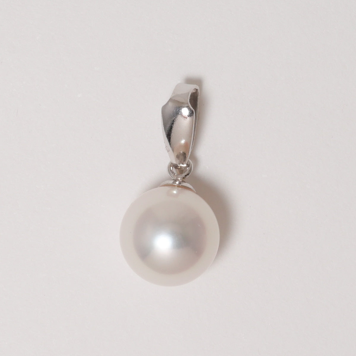 パール ペンダントトップ 8.5–9mm
